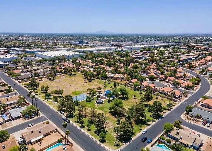 Holiday home Oasis Pool Family Games 9min To Asu